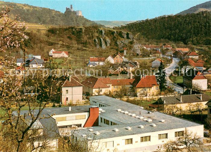 Senftenberg Niederoesterreich Blick ins Kremstal mit Bestrahlungsinstitut Dr Nuh