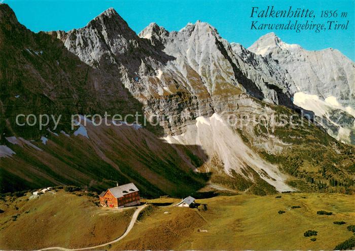 Hinterriss Tirol Falkenhuette mit Karwendelgebirge