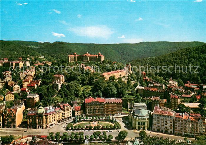 Karlovy Vary Karlsbad Celkovy pohled v pozadi sanatorium Imperial Fliegeraufnahm