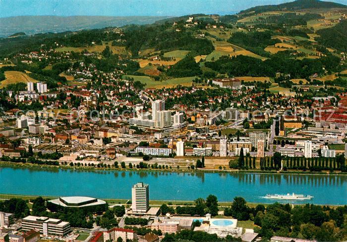 Linz Donau Urfahr mit Poestlingberg Fliegeraufnahme