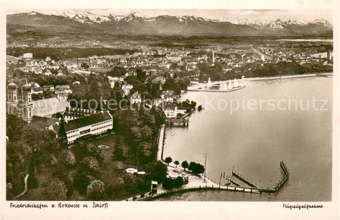 Friedrichshafen Bodensee Stadtpanorama mit Schloss Alpenkette