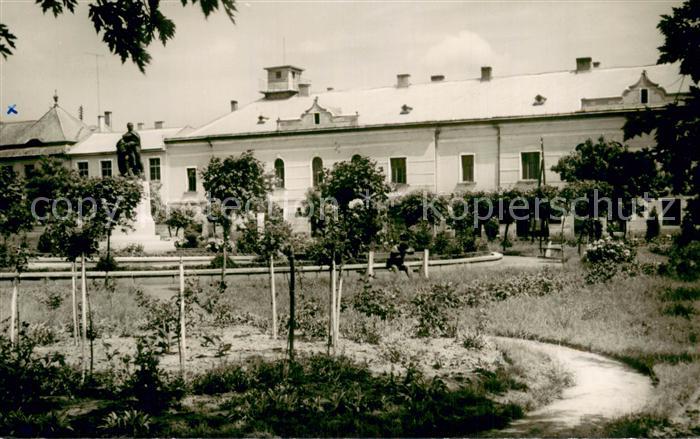 Puespoekladany Platz d. Helden
