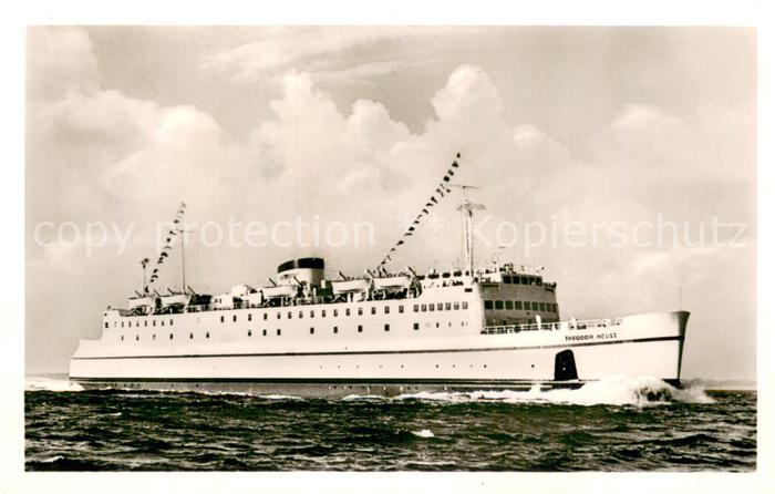 Dampfer Oceanliner Theodor Heuss