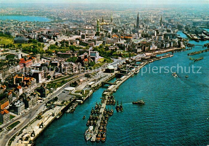HAMBURG  CITY Hafen und Stadt