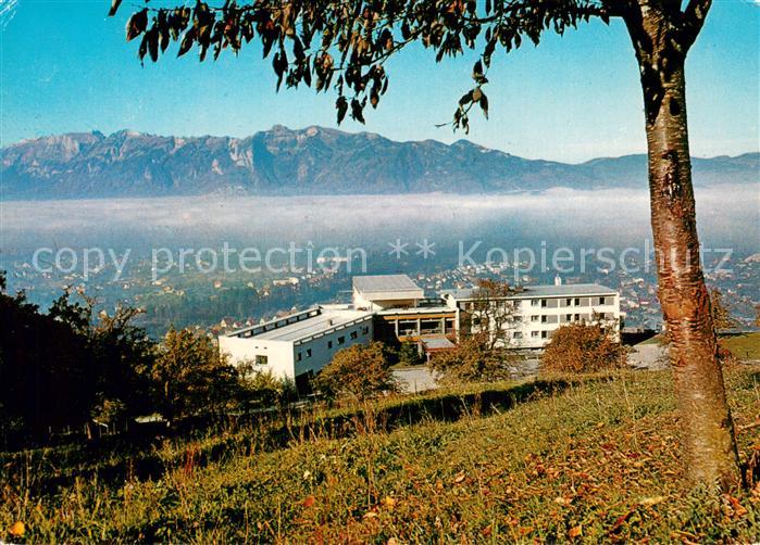 Batschuns Zwischenwasser Bildungshaus mit Blick gegen die Schweizer Berge