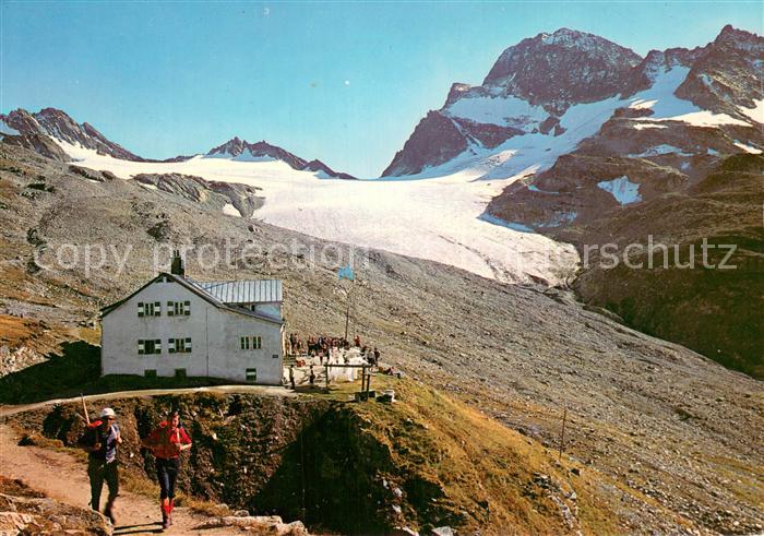 Wiesbadnerhuette Wiesbadener Huette Montafon AT mit Piz Buin Vermuntpass Piz Mon