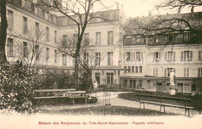 Paris 75 Maison des Religieuses du Tres-Saint-Sacrement Facade interieur