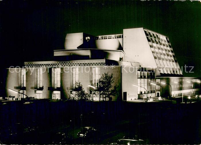 Koeln  Rhein Grosses Haus in Festbeleuchtung