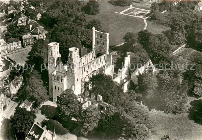 Jumieges Ruines de l’Abbaye Vue aerienne