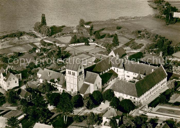 Insel Reichenau Bodensee Muenster zu Mittelzell Fliegeraufnahme