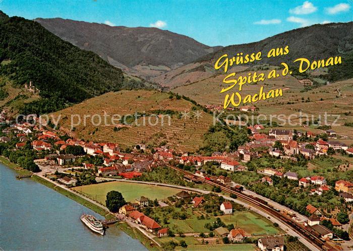 Spitz Donau Fliegeraufnahme mit Tausendeimerberg