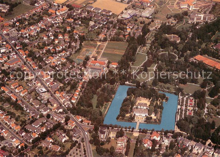 Bad Pyrmont Fliegeraufnahme mit Schloss Weser Klinik Brunswiek Klinik und Rheuma