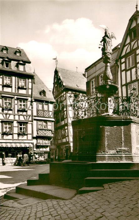 BERNKASTEL-KUES Berncastel Rheinland-Pfalz Marktbrunnen