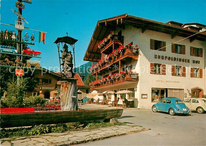 Ruhpolding Bayern Marienbrunnen Maibaum Ruhpoldinger Hof