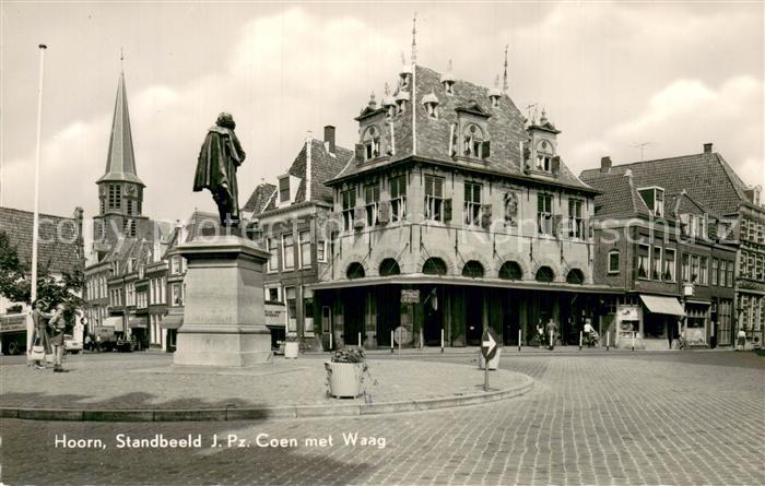 Hoorn Standbeeld J Pz Coen met Waag