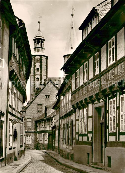 GOSLAR Harz Niedersachsen Bergstrasse mit der Marktkirche