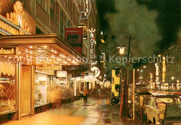 Frankfurt Main Kaiserstrasse am Abend