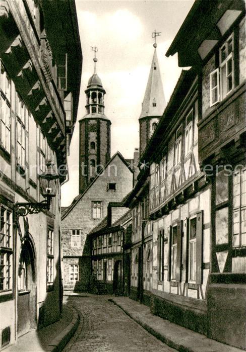 GOSLAR Harz Niedersachsen Bergstrasse mit Marktkirche