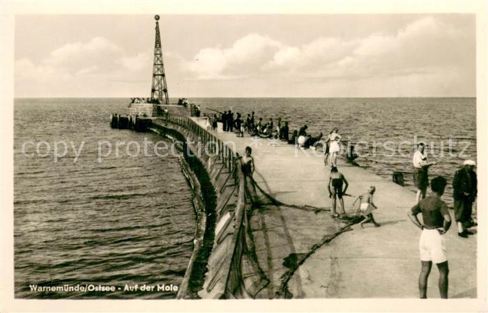 Warnemuende Ostseebad Auf der Mole