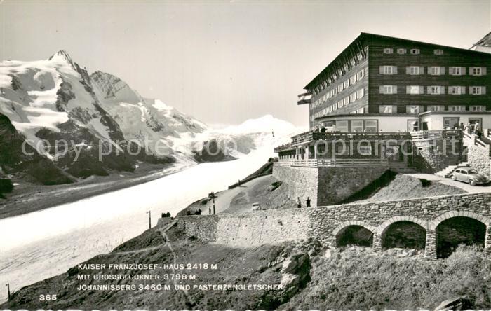 Heiligenblut Kaernten Kaiser Franz Josef Haus mit Grossglockner Johannisberg und