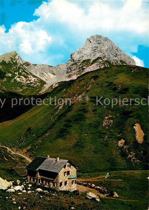 Ravensburgerhuette 1980m Lech Arlberg Aussenansicht m. Roggalspitze