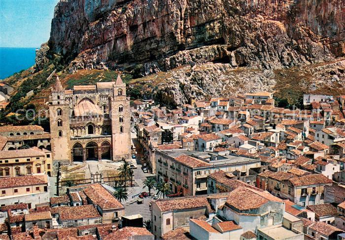 Cefalu IT Fliegeraufnahme mit Kathedrale