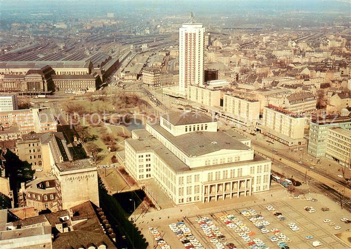 LEIPZIG Sachsen Stadtpanorama mit Opernhaus
