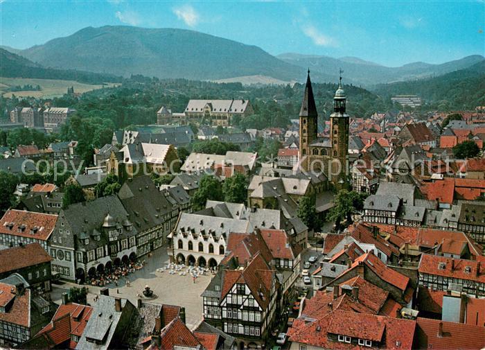 GOSLAR Harz Niedersachsen Fliegeraufnahme mit Marktplatz und Kirche