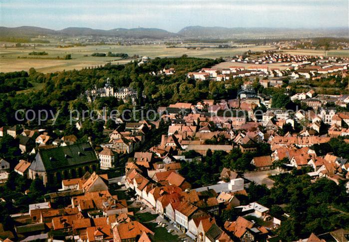 Bueckeburg Fliegeraufnahme mit Schloss Mausoleum und Wesergebirge