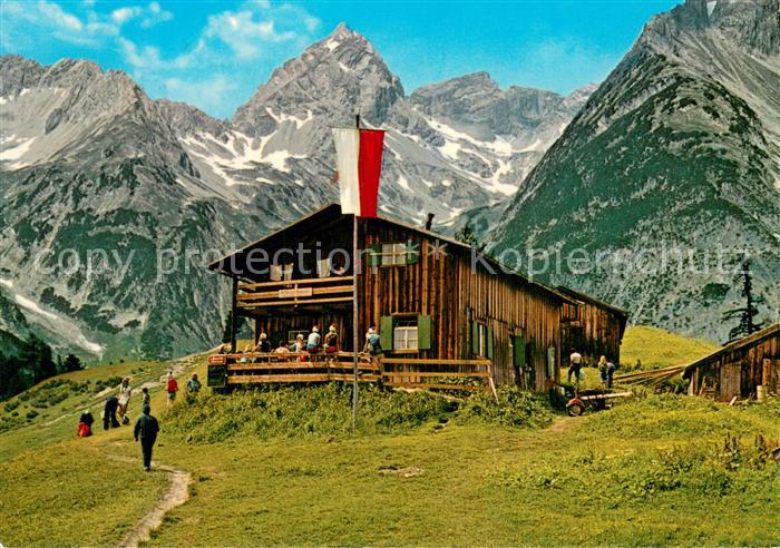 Elbigenalp Bernhardseck Huette mit Grossem Krottenkopf