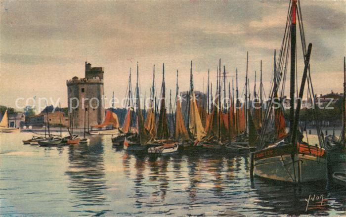 La Rochelle 17 Avant port et la tour Saint Nicolas