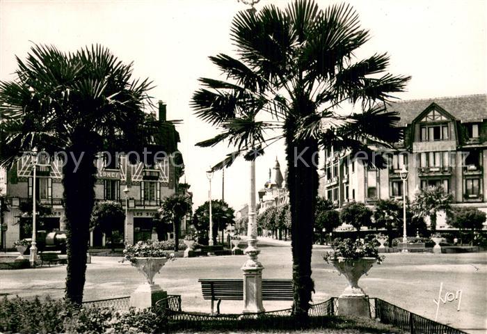 La Baule-les-Pins Place des Palmiers