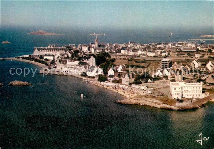 Roscoff La plage et l’Institut Marin de Rockroum Vue aerienne