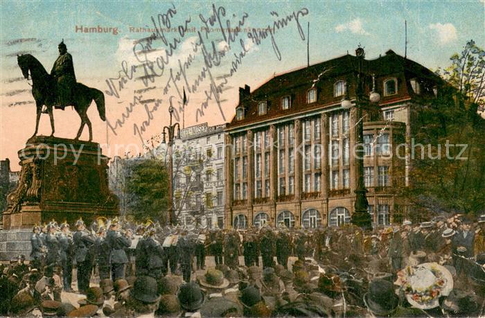 HAMBURG  CITY Rathaus mit Promenadenkonzert