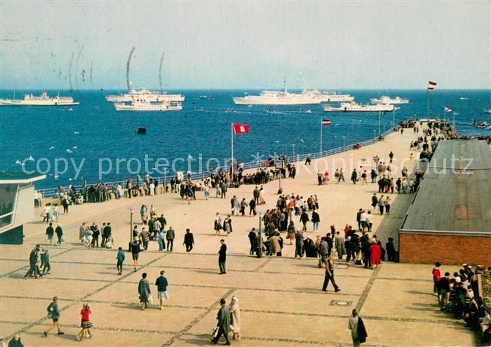 HELGOLAND Insel Schleswig-Holstein Landungsbruecke und Reede