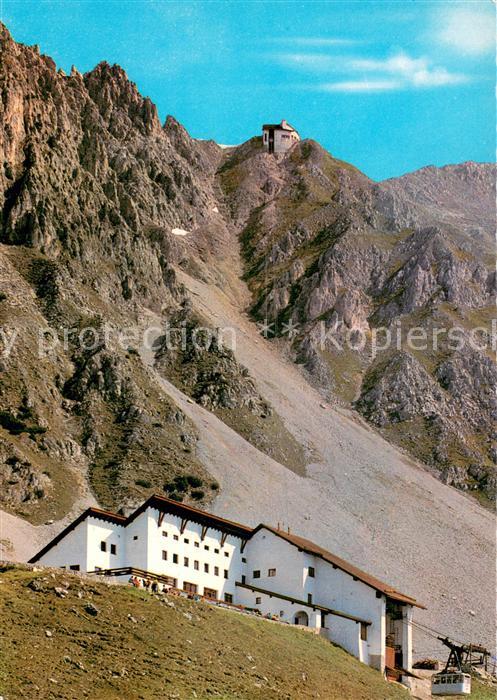 Innsbruck Tirol AT Nordkettenbahn Station Seegrube mit Bergstation