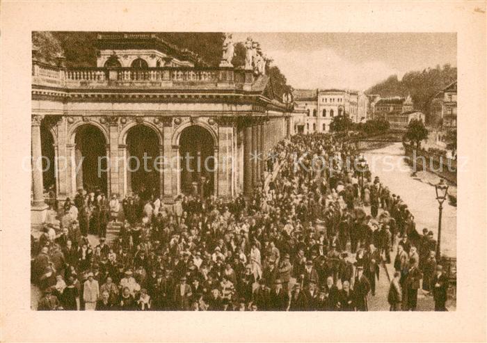 Karlsbad Eger Karlovy Vary Morgens am Muehlbrunn Kolonnade
