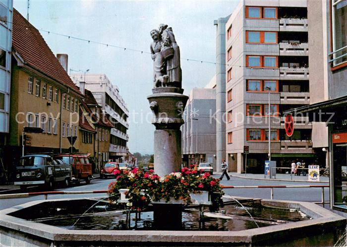Sindelfingen Marktbrunnen mit Schwaetzweibern