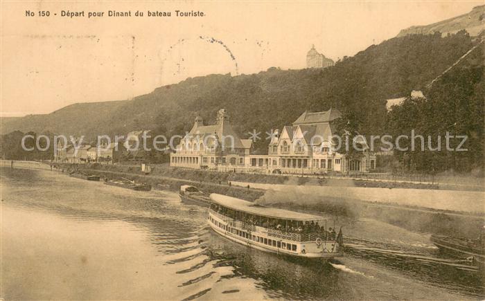 Dinant-sur Meuse Belgie Depart pour Dinant du bateau Touriste