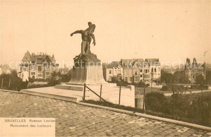 Bruxelles Bruessel Avenue Louise Monument des Lutteurs