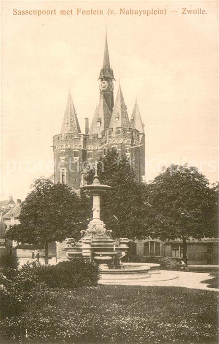 Zwolle Overijssel Sassenpoort met Fontein