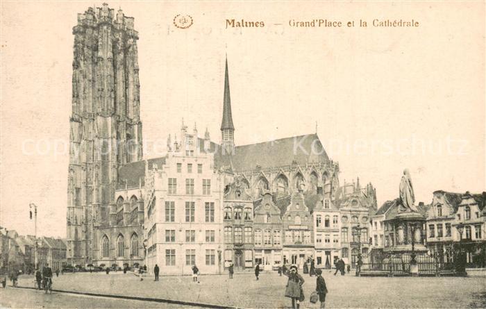 Malines Mechelen Flandre Grand Place et la Cathedrale