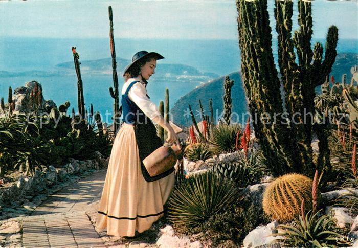 Eze-sur-Mer Dans le Jardin Exotique jeunefille en costume du pays