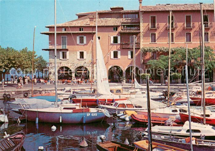 Torri del Benaco IT Der Hafen