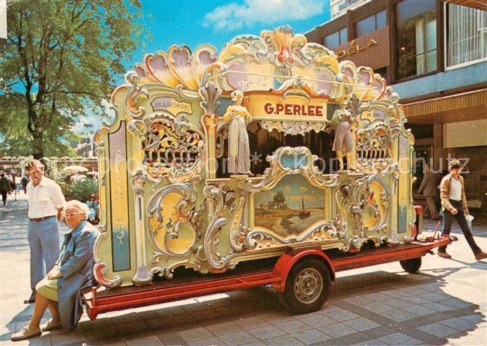 Rotterdam Het draaiorgel op de Lijnbaan