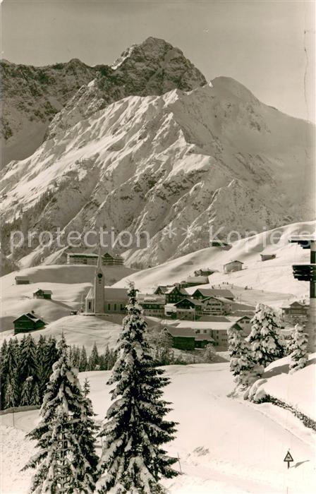 Hirschegg Kleinwalsertal Vorarlberg Winterpartie mit Widderstein