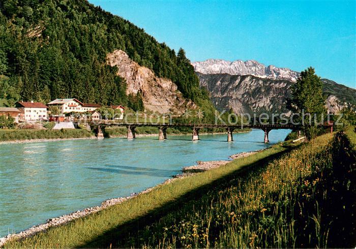 Zollhaus Tirol Insbruck Tirol AT Innpartie mit Innbruecke und Kaisergebirge
