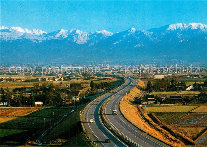 Japan Fliegeraufnahme mit Autobahn