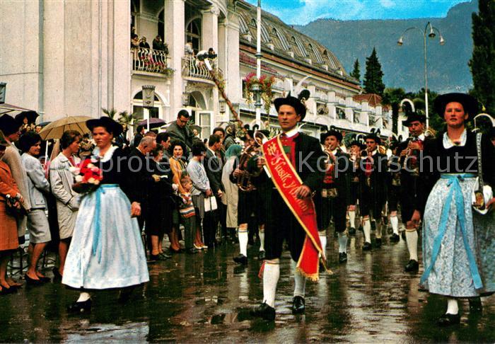 Meran Merano Trachten und Musikumzug
