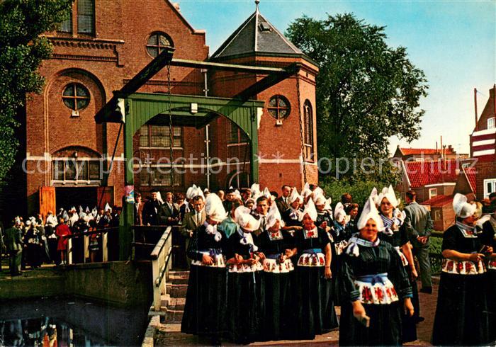 Volendam Trachtenumzug